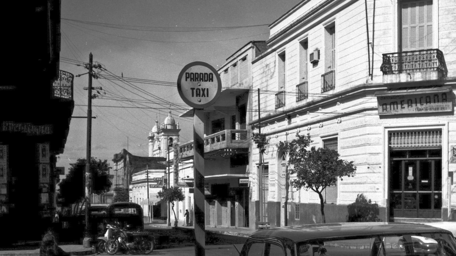 La esquina de la Ferretería Americana en el centro de Asunción, con su cartel sobre la puerta
